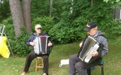 Tiistaikerhon jälkijuhannusta vietettiin 26.6.