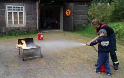 Hiiskulassa harjoiteltiin alkusammutusta